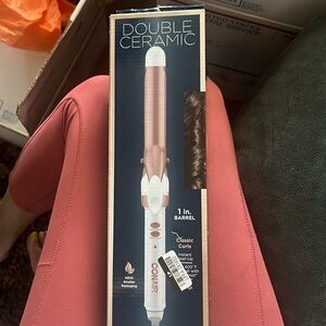 Con air Double Ceramic one inch barrel curling iron. NIB